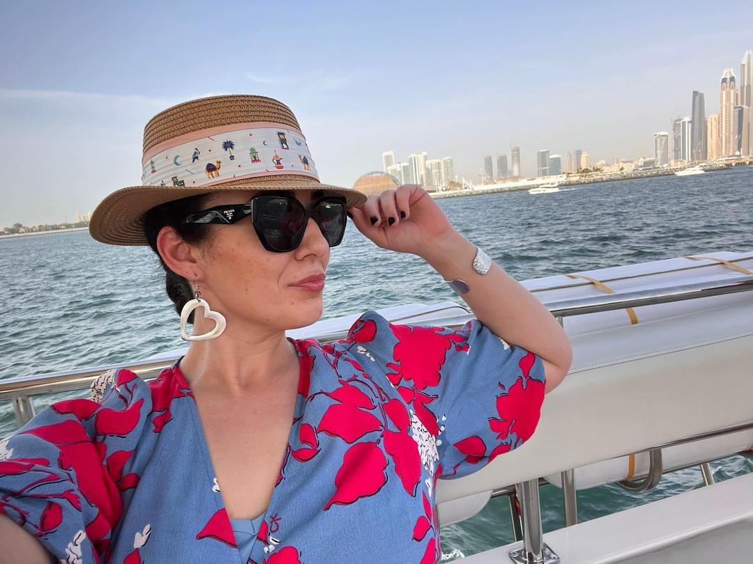 Private yacht booking in dubai